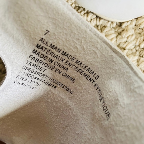 White Mossimo sandals with ankle buckle. - Picture 6 of 8